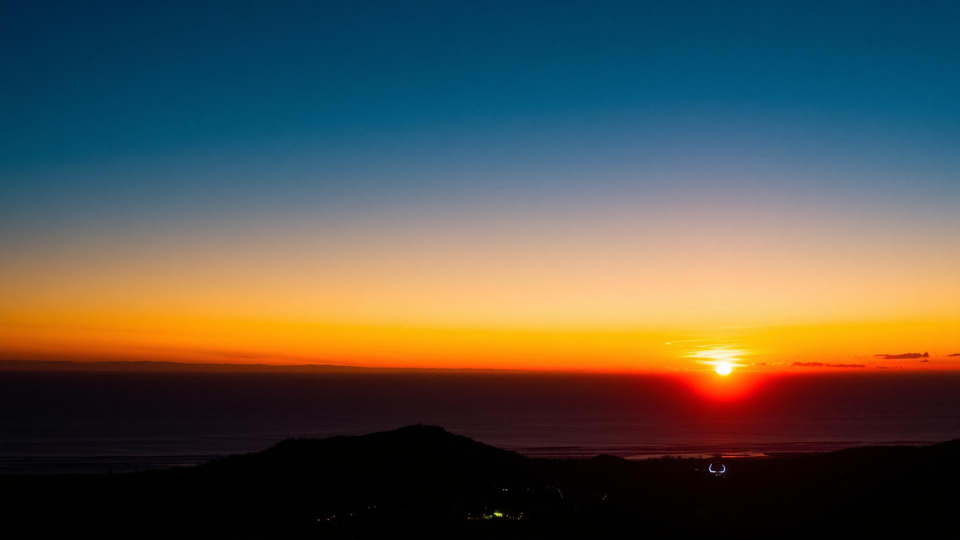 Pôr do sol sobre o mar visto do litoral de Matinhos